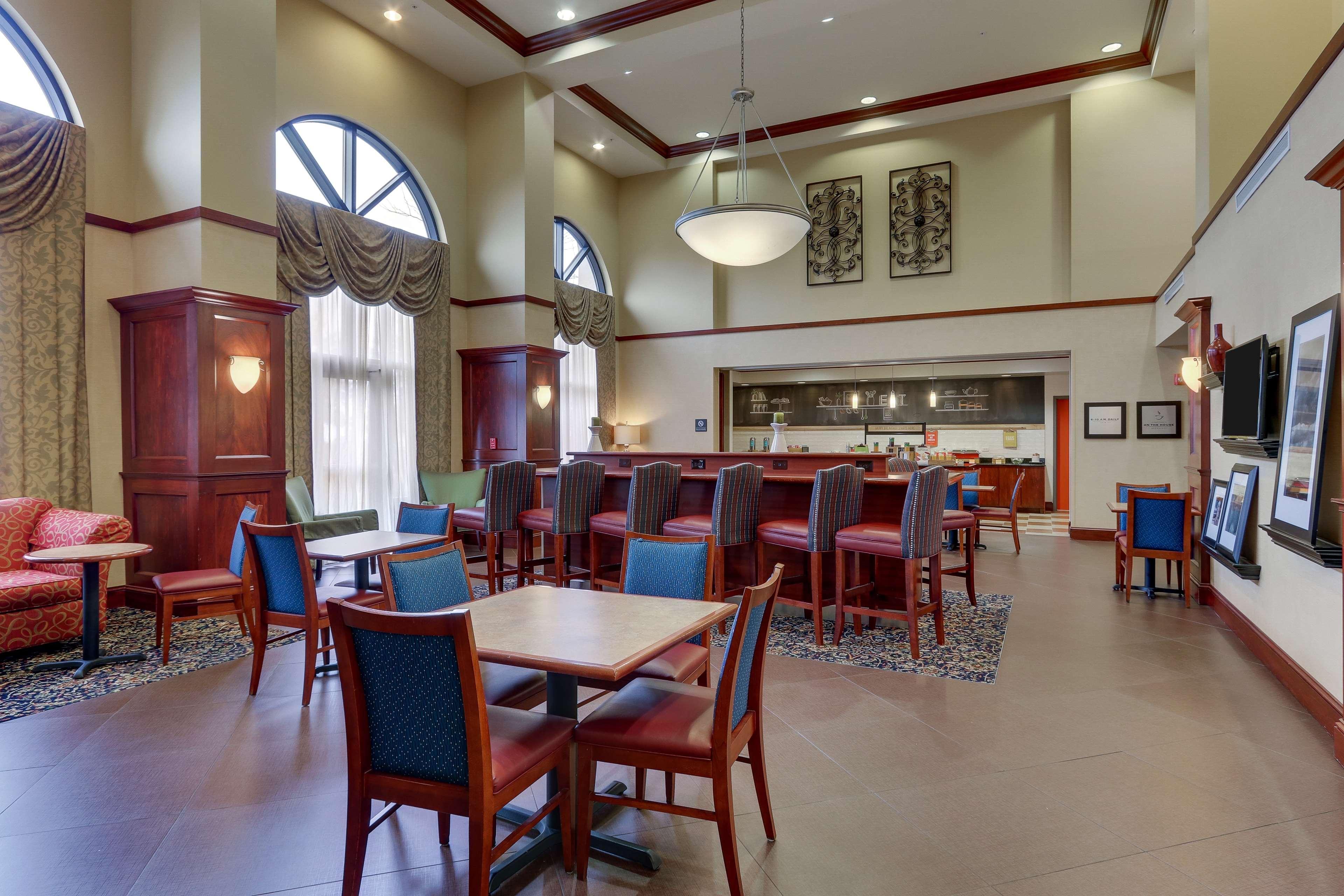 Hampton Inn & Suites Indianapolis-Airport Eksteriør billede