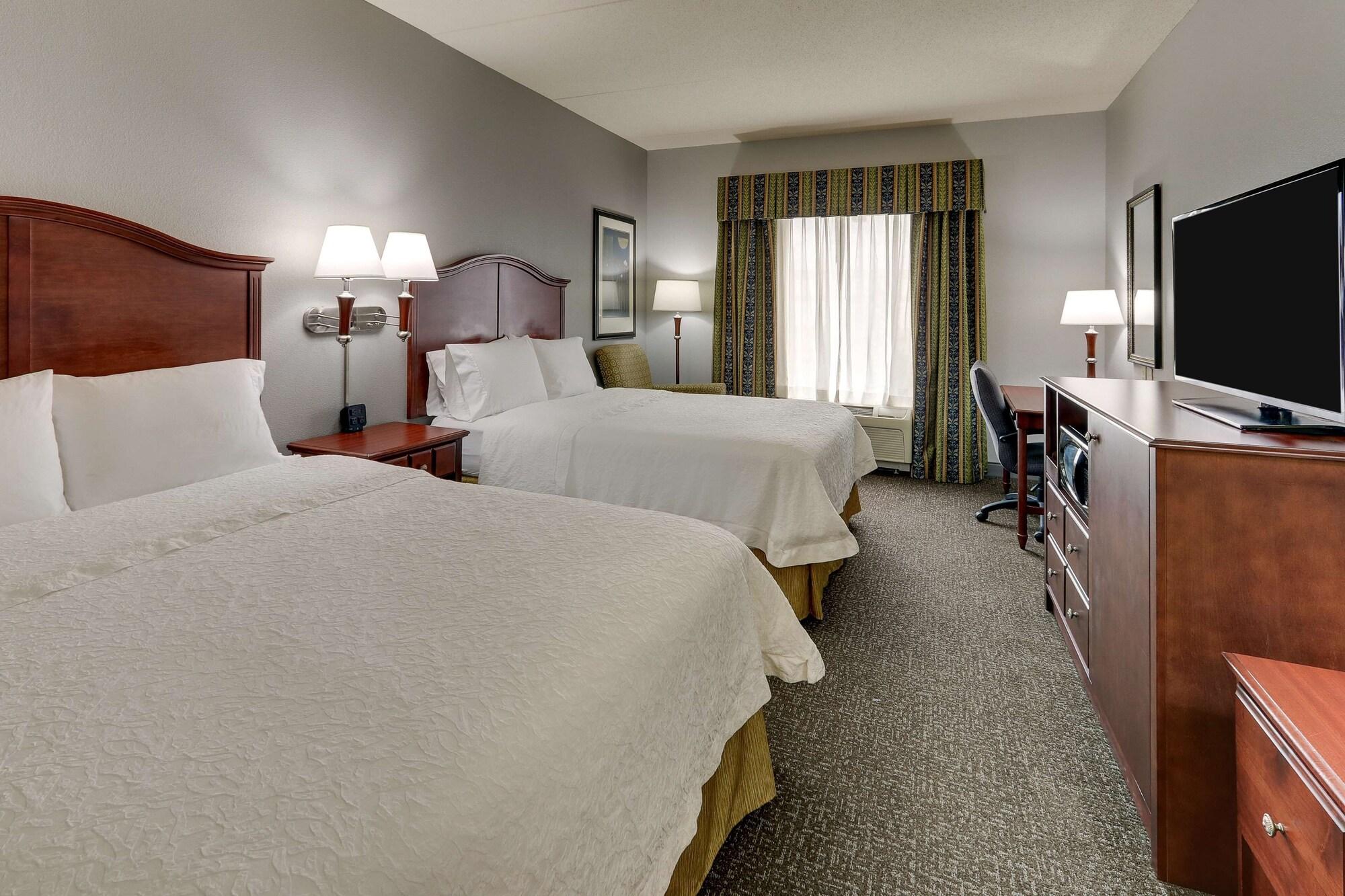 Hampton Inn & Suites Indianapolis-Airport Eksteriør billede