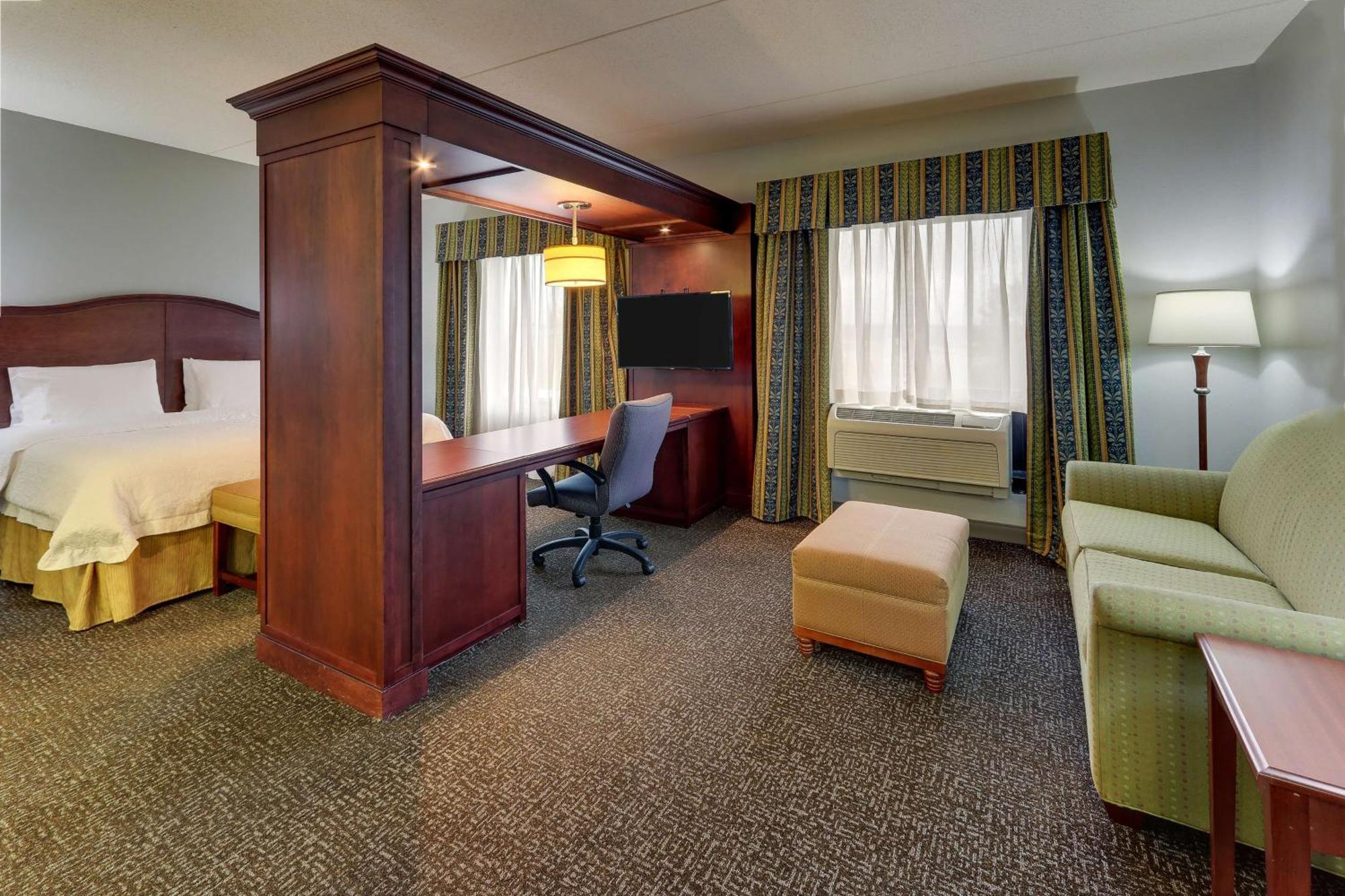 Hampton Inn & Suites Indianapolis-Airport Eksteriør billede