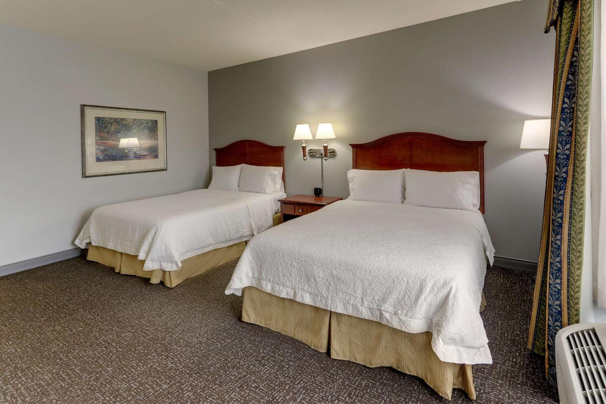 Hampton Inn & Suites Indianapolis-Airport Eksteriør billede